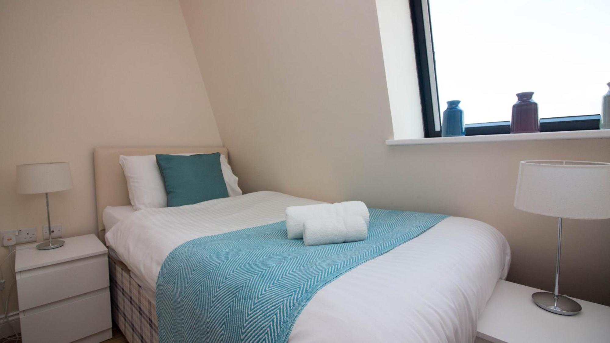 Castle Point Apartments Southampton Premier Lodge Экстерьер фото