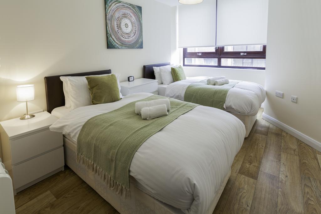 Castle Point Apartments Southampton Premier Lodge Экстерьер фото