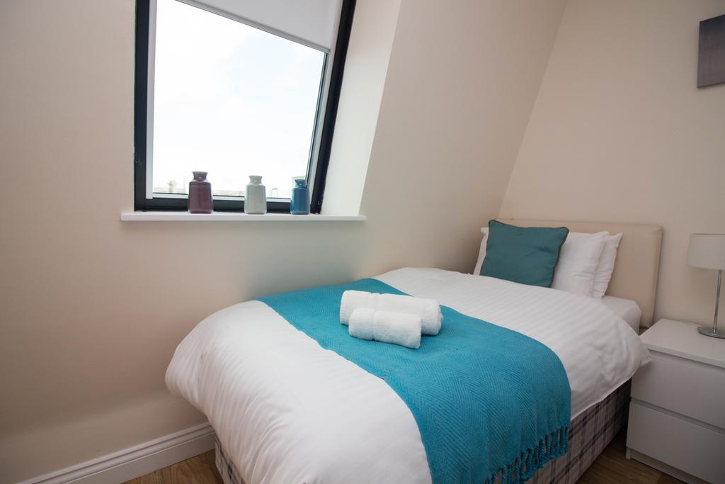 Castle Point Apartments Southampton Premier Lodge Экстерьер фото