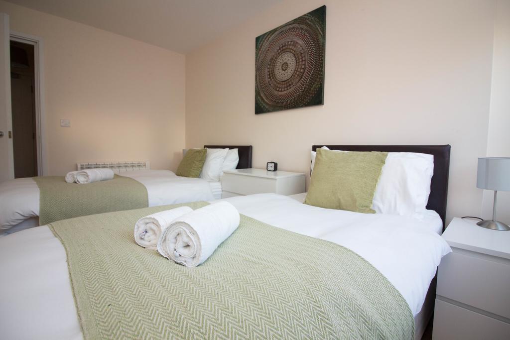 Castle Point Apartments Southampton Premier Lodge Экстерьер фото