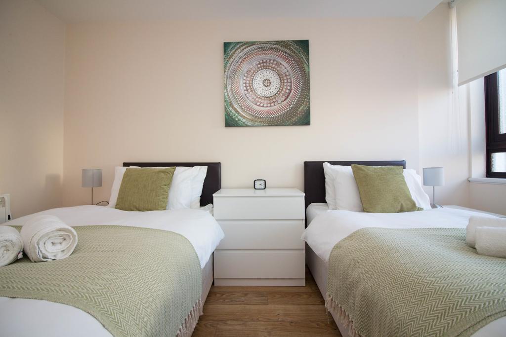 Castle Point Apartments Southampton Premier Lodge Экстерьер фото