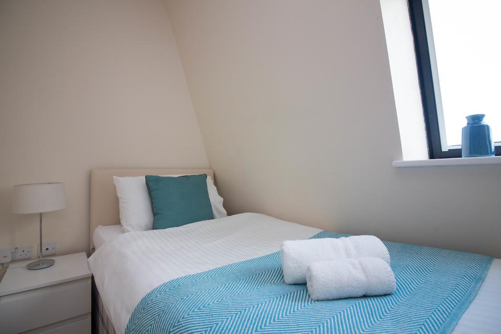 Castle Point Apartments Southampton Premier Lodge Экстерьер фото