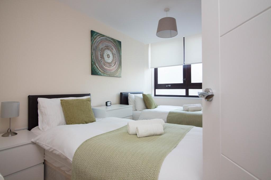 Castle Point Apartments Southampton Premier Lodge Экстерьер фото